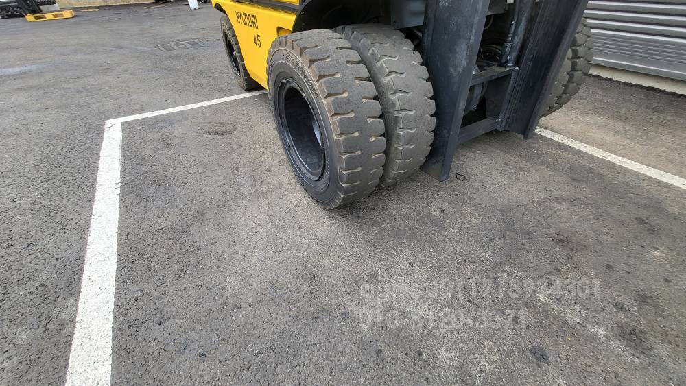 Hyundai Forklift 현대 4.5톤 하이마스트  운전석