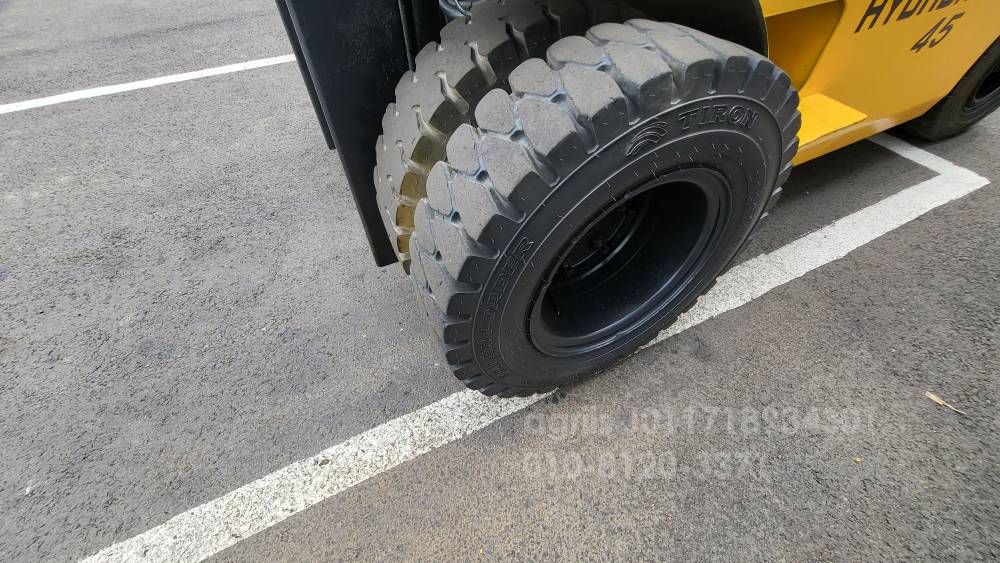 Hyundai Forklift 현대 4.5톤 하이마스트  엔진내부