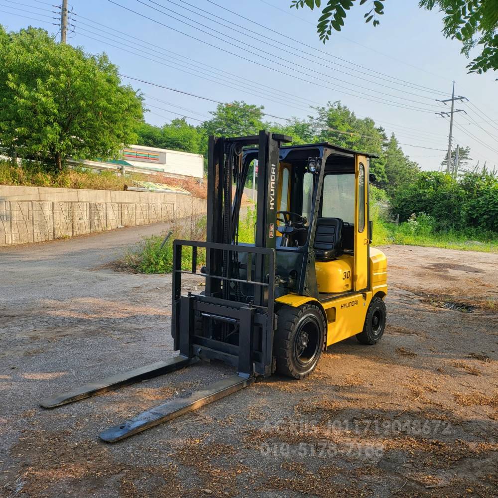 Hyundai Forklift 중고지게차 현대 HDF30-II  디젤 지게차  뒤우측면