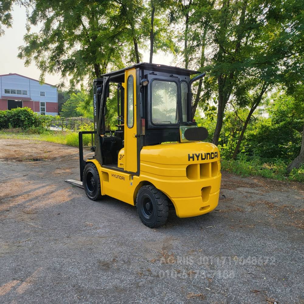 Hyundai Forklift 중고지게차 현대 HDF30-II  디젤 지게차  엔진내부