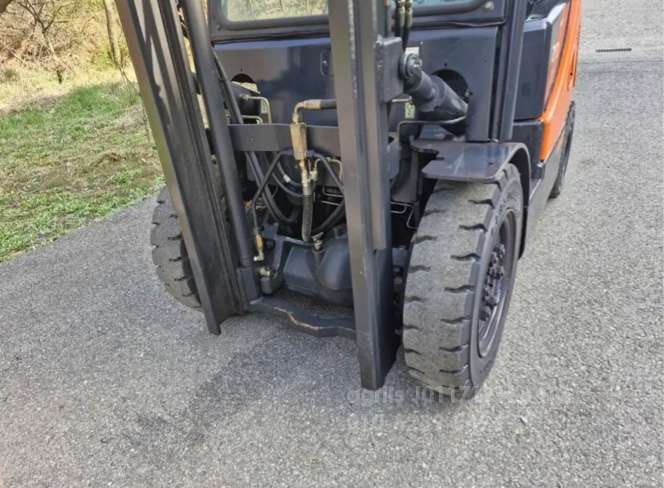 Kukje Forklift 두산 2톤 디젤지게차 3단마스타  측면