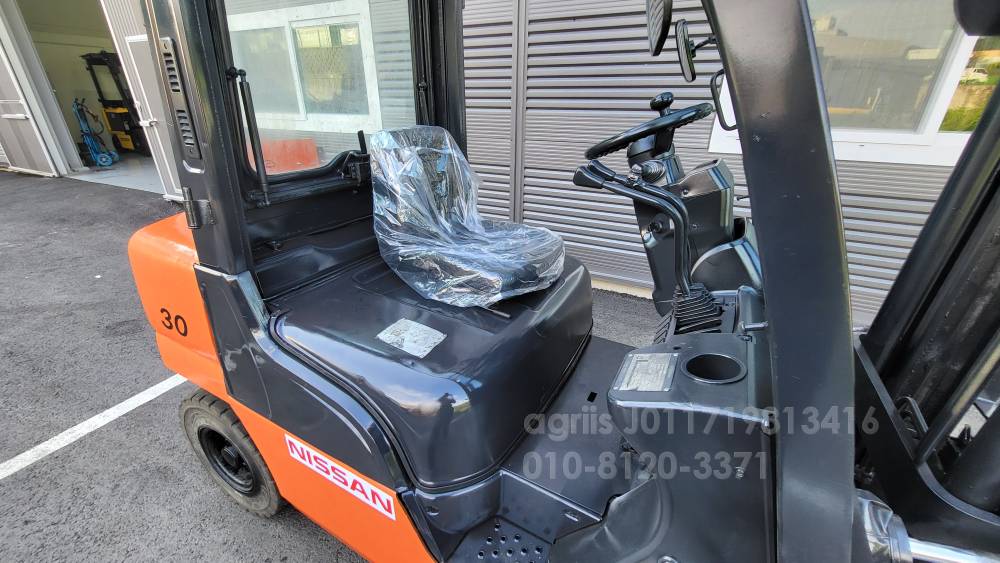 Nissan Forklift 닛산 3톤 디젤지게차  사진 8