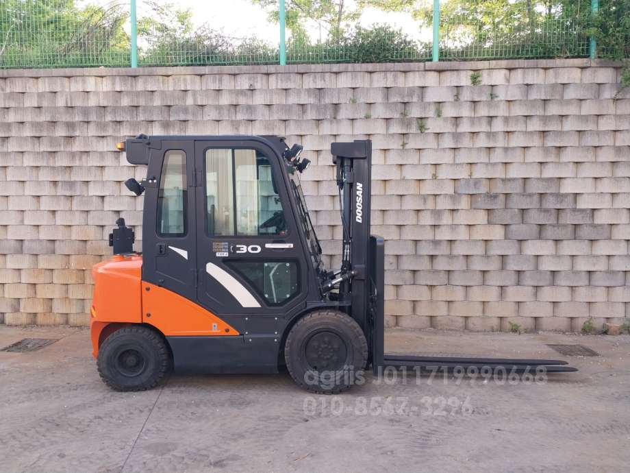 Doosan Forklift D30S-7  뒤우측면