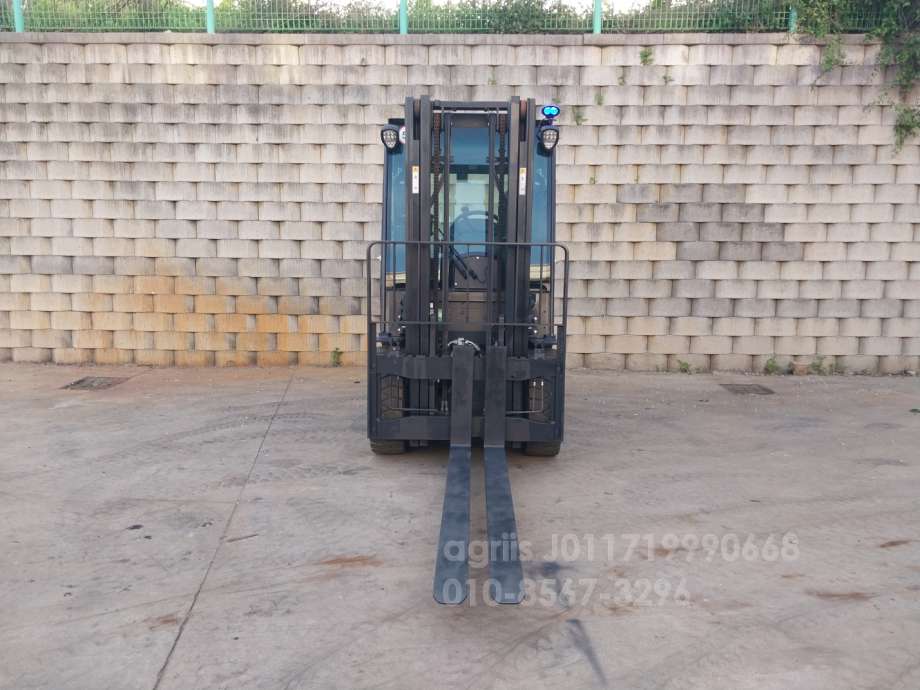 Doosan Forklift D30S-7  측면