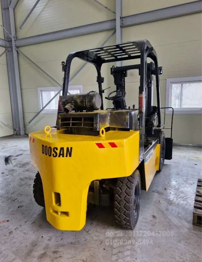 Kukje Forklift 두산3.5톤디젤  엔진내부