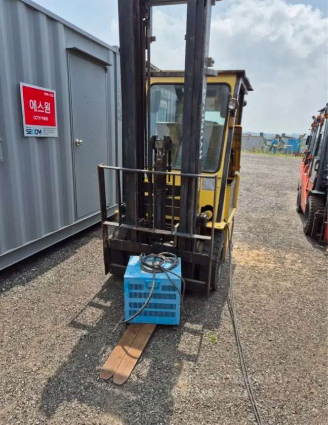 Kukje Forklift 현대포렉스2.5톤 전동지게차 5미터50 상승  앞좌측면