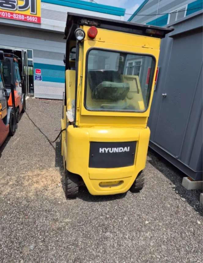 Kukje Forklift 현대포렉스2.5톤 전동지게차 5미터50 상승  측면