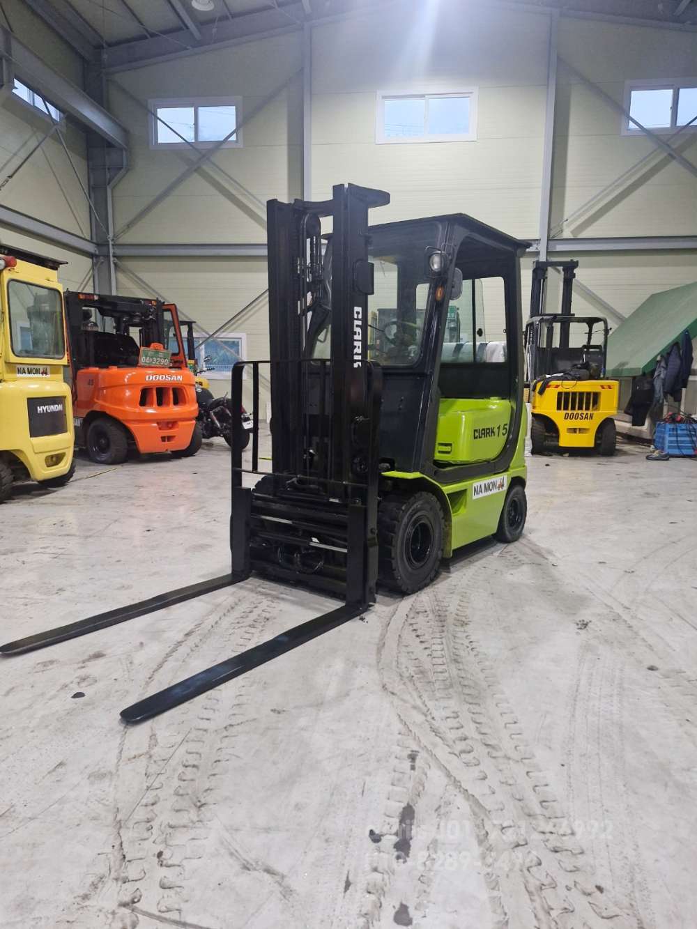 Samsung Forklift 삼성 1.5톤 자동발싸이드쉬프트 장착 복합형 가스지게차  앞좌측면