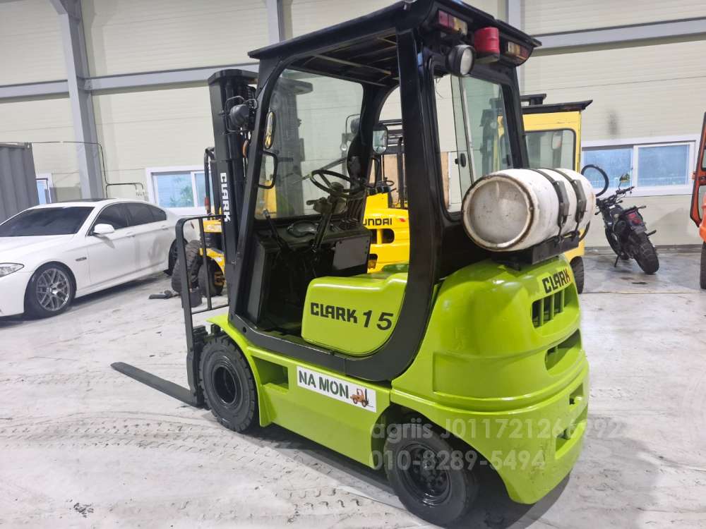 Samsung Forklift 삼성 1.5톤 자동발싸이드쉬프트 장착 복합형 가스지게차  측면