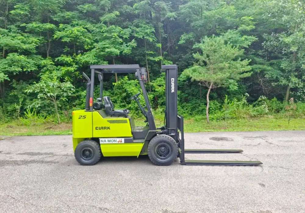  Forklift 삼성클락 2.5톤 디젤  측면