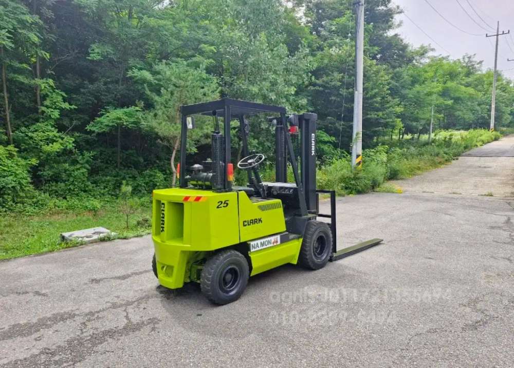  Forklift 삼성클락 2.5톤 디젤  엔진내부