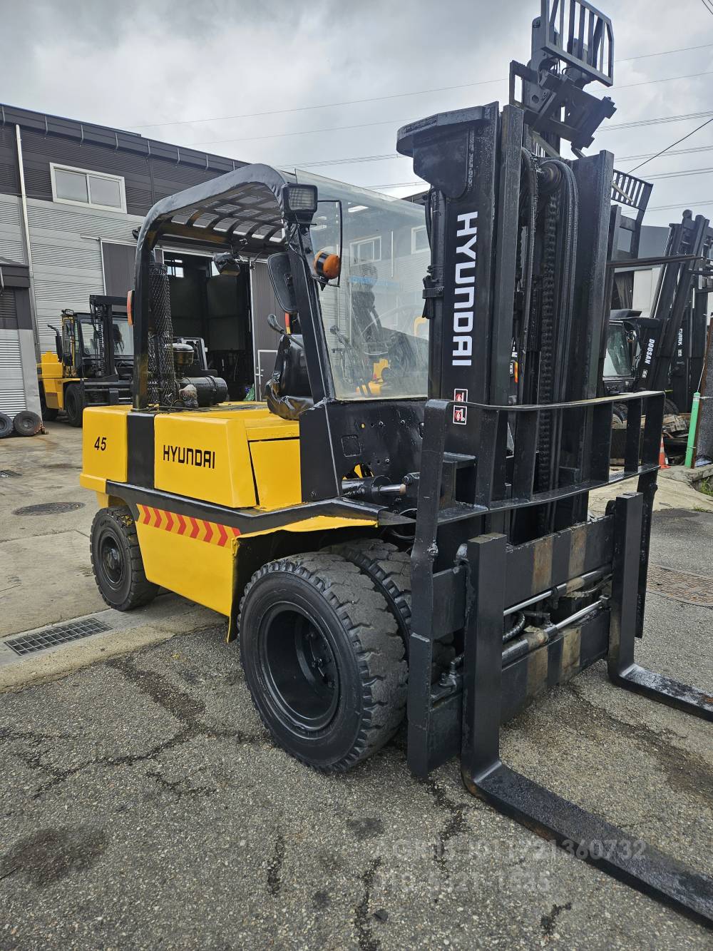 Hyundai Forklift 현대 PF4.5톤 자동발중고지게차   운전석