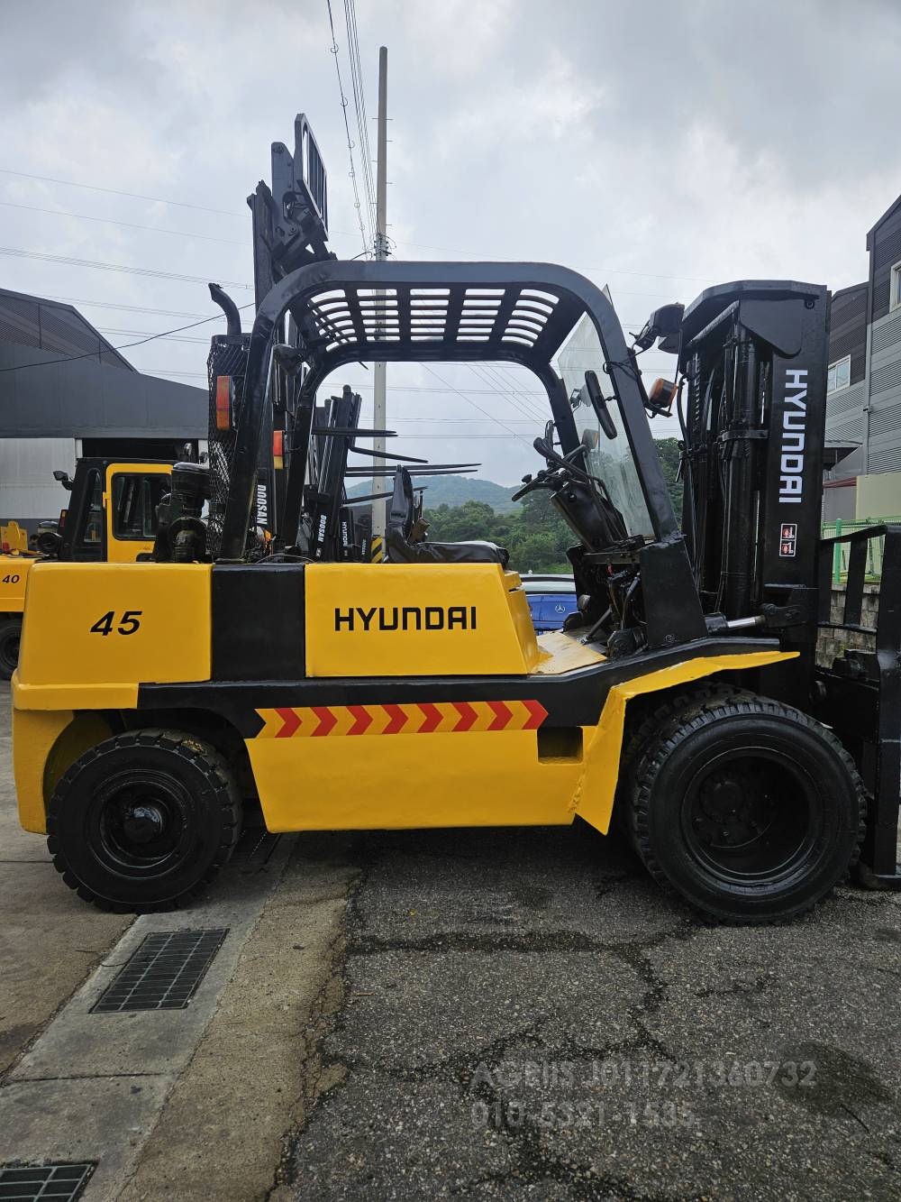 Hyundai Forklift 현대 PF4.5톤 자동발중고지게차   엔진내부