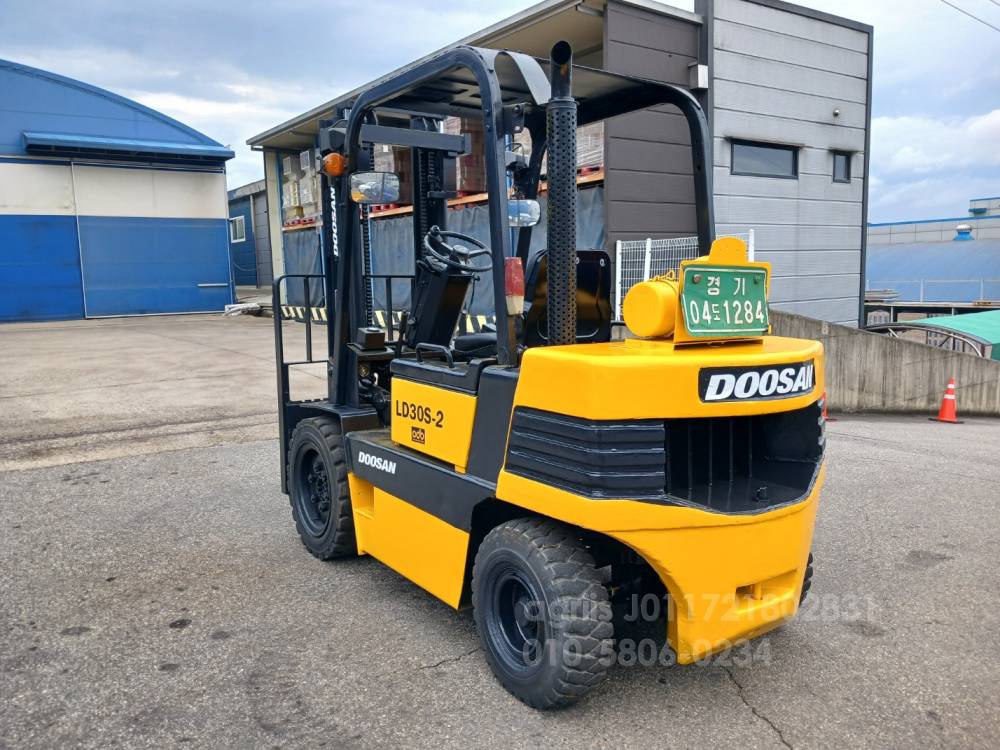 Doosan Forklift LD3톤 습식 지게차  엔진내부