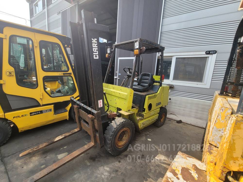  Forklift 지게차  뒤우측면