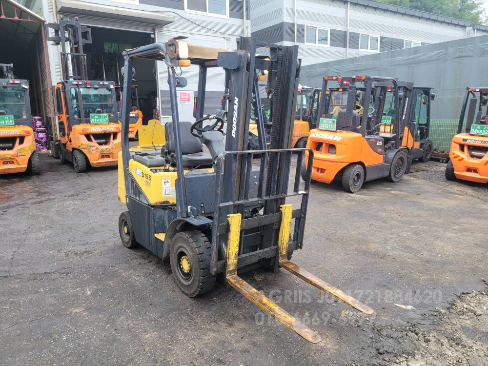 Doosan Forklift 지게차  앞좌측면