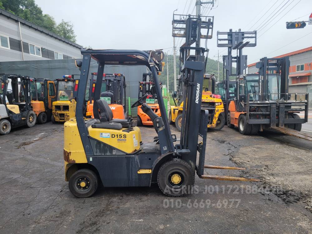 Doosan Forklift 지게차  측면