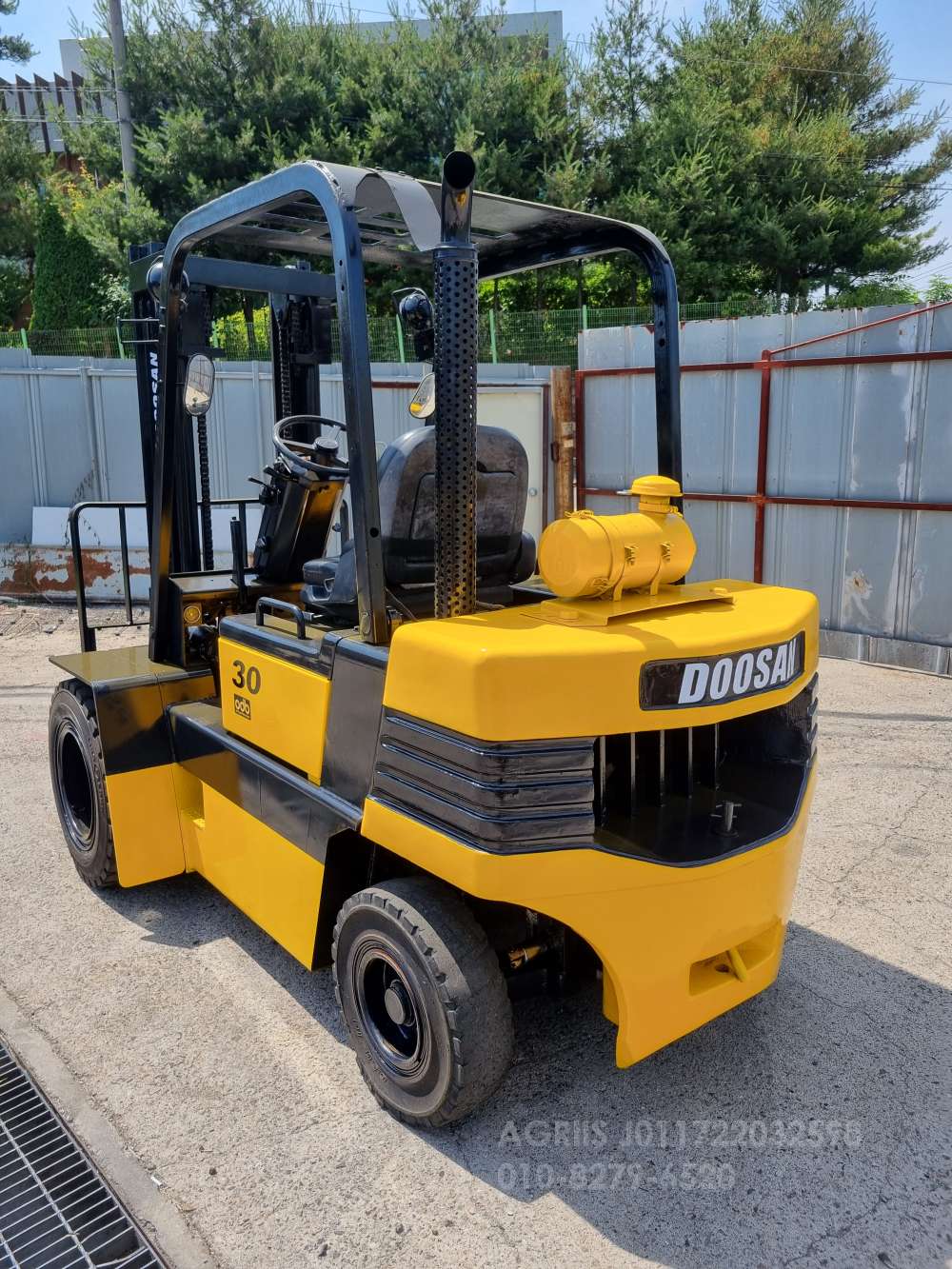 Doosan Forklift 두산3톤 더블타이어 디젤지게차   운전석