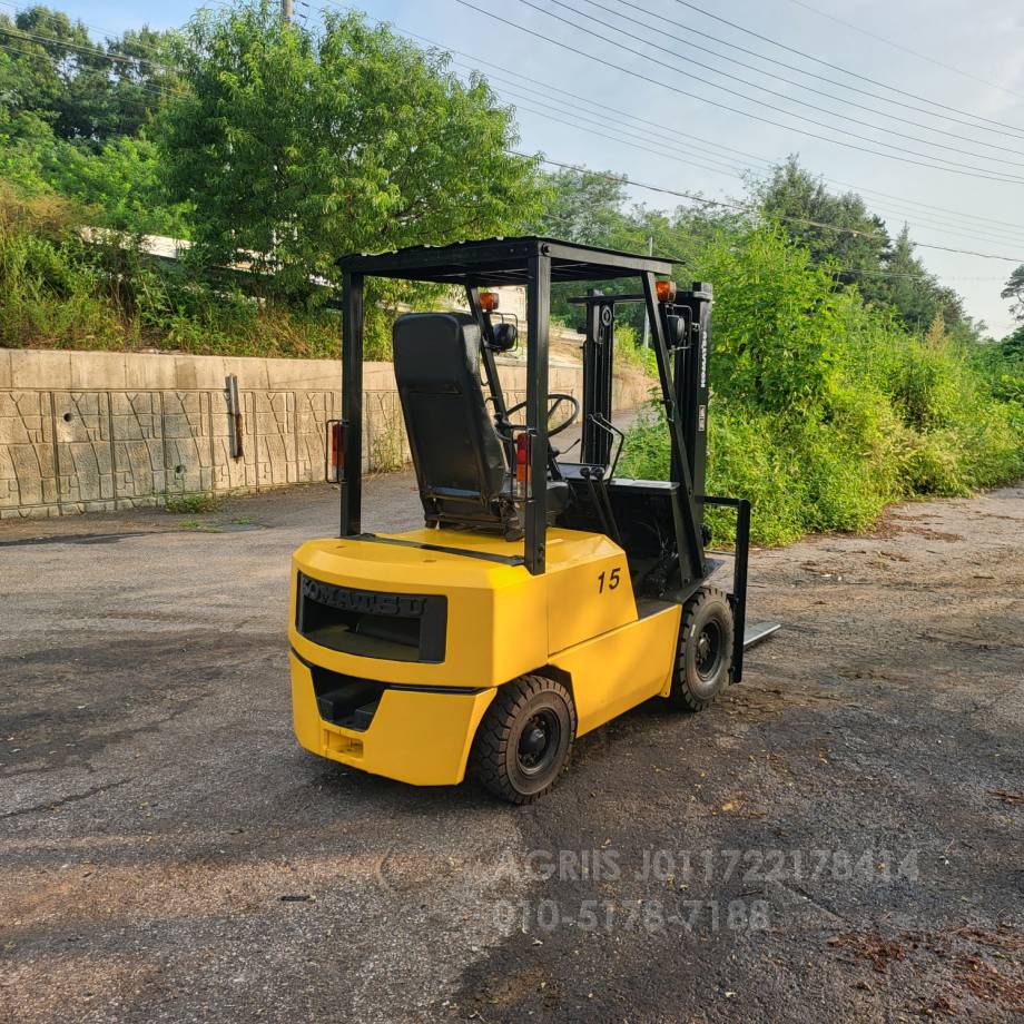 Komatsu Forklift 중고지게차 코마츠  DG15 가솔린 1.5톤 지게차  엔진내부