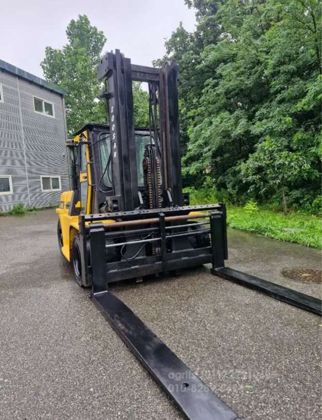 Doosan Forklift 두산7톤 3단마스타자동발 디젤지게차  앞좌측면