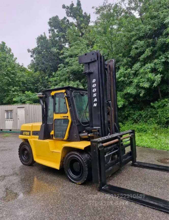 Doosan Forklift 두산7톤 3단마스타자동발 디젤지게차  뒤우측면