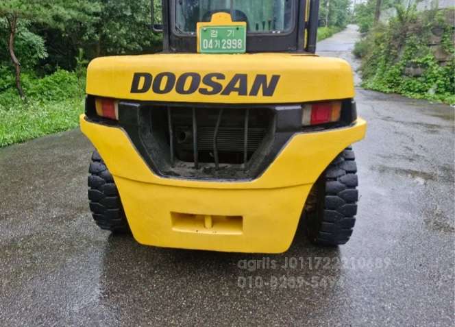 Doosan Forklift 두산7톤 3단마스타자동발 디젤지게차  운전석