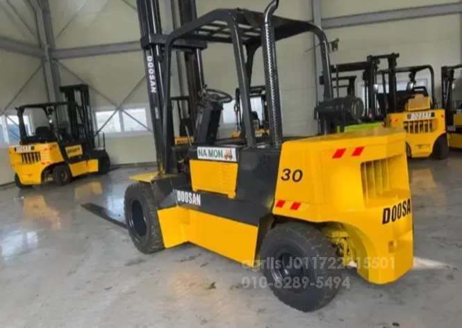  Forklift 두산3톤 하이마스타 5미터상승  측면