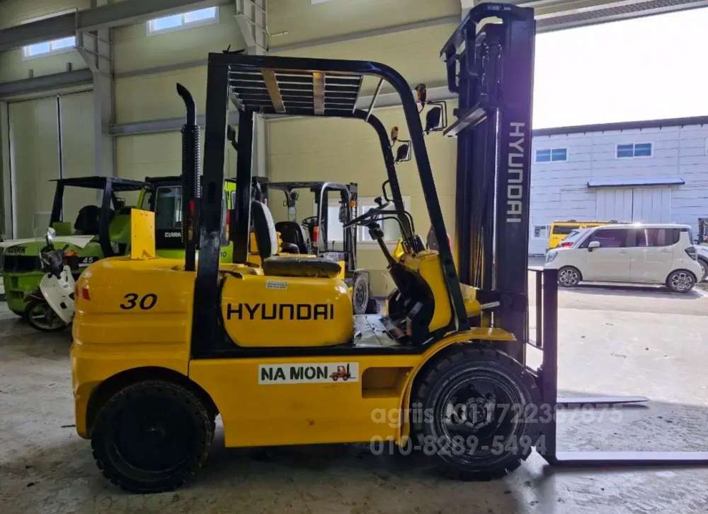 Hyundai Forklift 현대3톤 하이마스타4미터상승 디젤지게차  뒤우측면