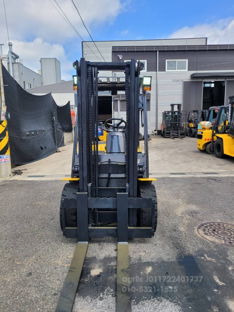 Hyundai Forklift 현대포렉스3톤중고지게차  측면