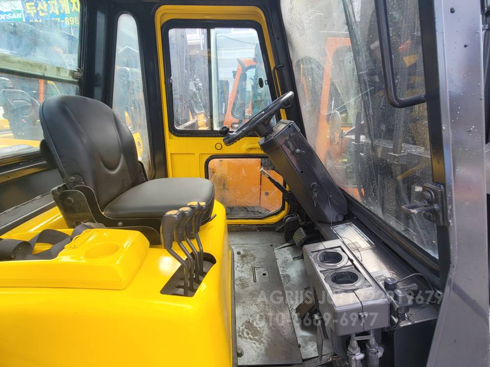 Doosan Forklift 지게차  측면