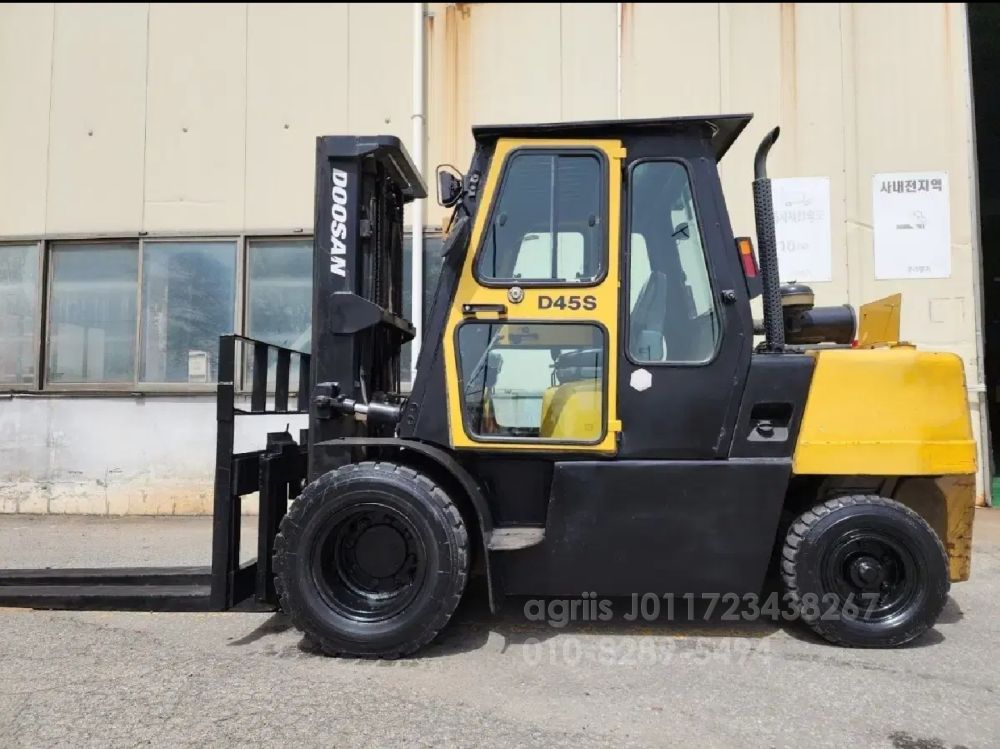  Forklift 두산 4.5톤 디젤지게차 3단마스타 캐빈  운전석