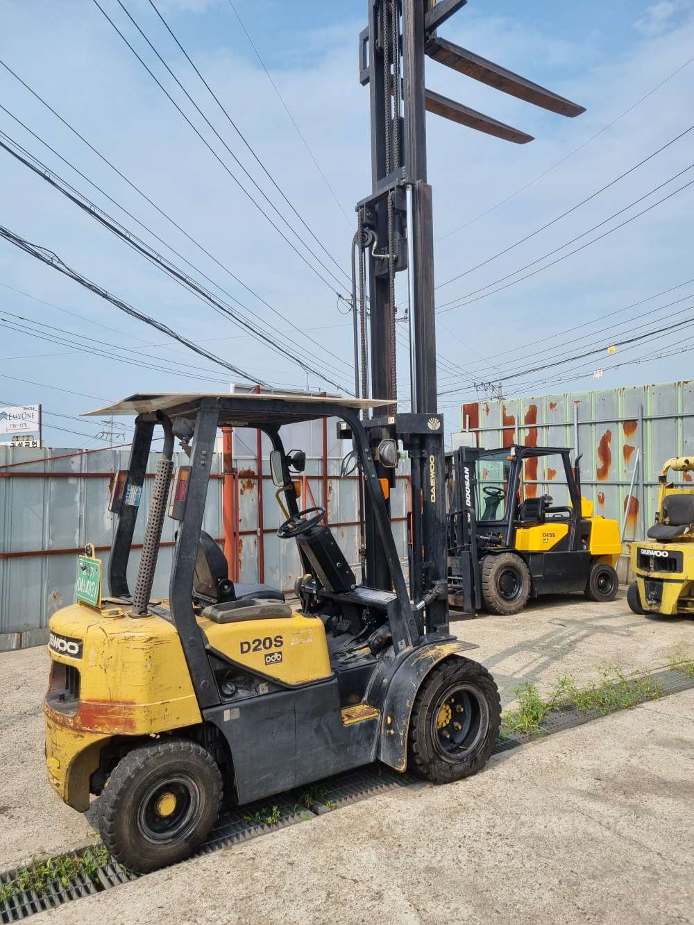 Doosan Forklift 두산2톤3단더블타이어디젤지게차  엔진내부