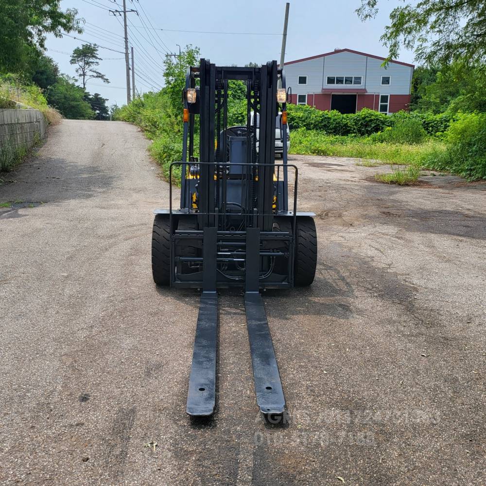 Doosan Forklift 중고지게차 두산 D30S-3 디젤 지게차자동발 더블타이어사이드쉬프드덧발  운전석