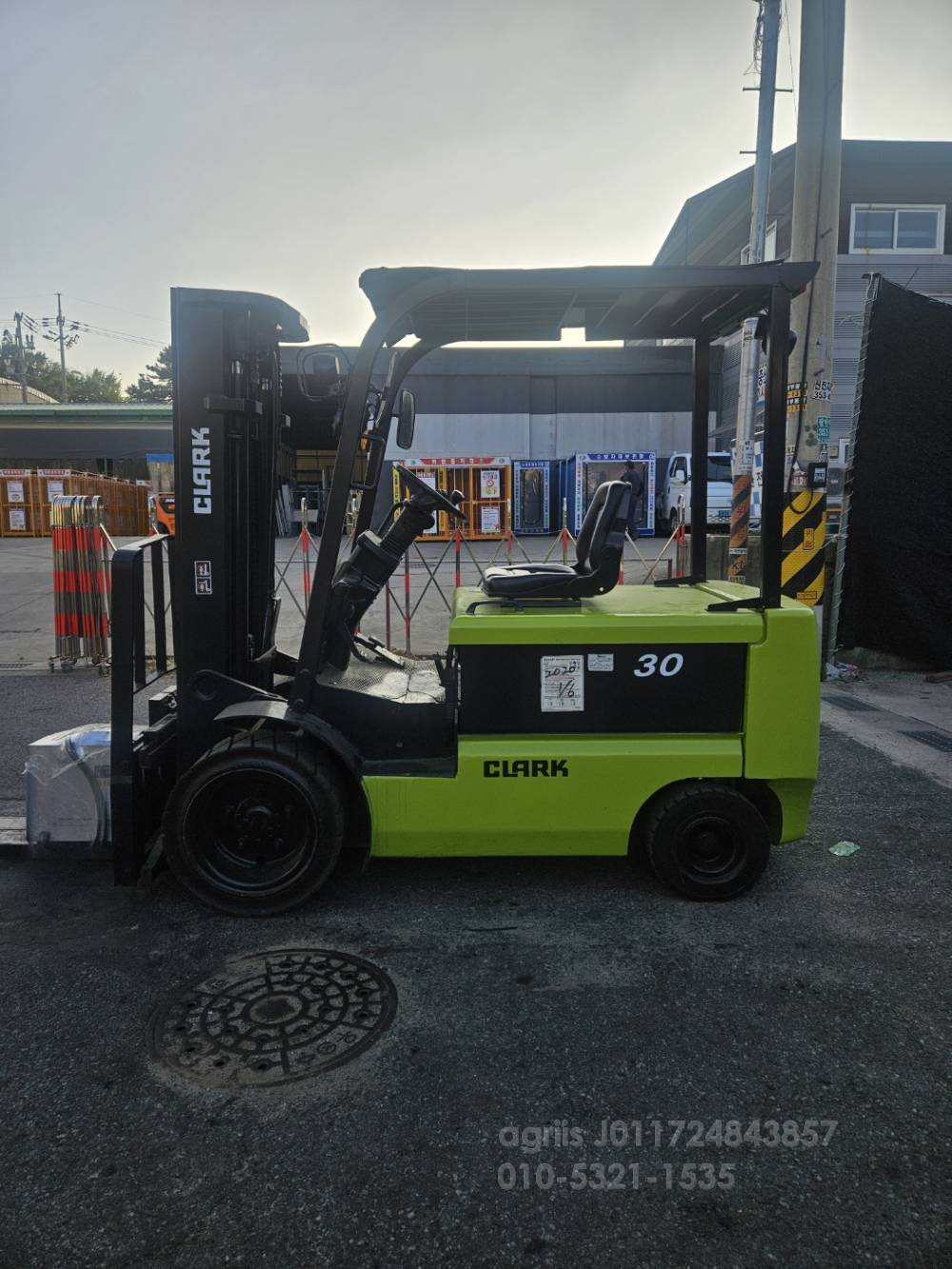 Clark Forklift 클라크EPX3톤사이드쉬프트전동지게차  뒤우측면