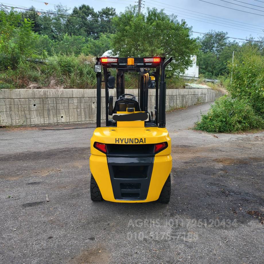 Hyundai Forklift 중고지게차 현대 포렉스 33D-9T 디젤 3단 지게차3단마스트 4포크 원투 파레트 핸들러  사진 6