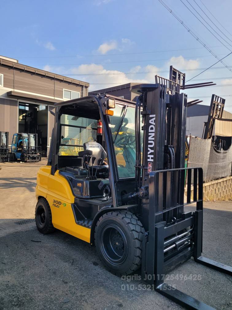 Hyundai Forklift 현대포렉스2.98톤3단자동발지게차  운전석