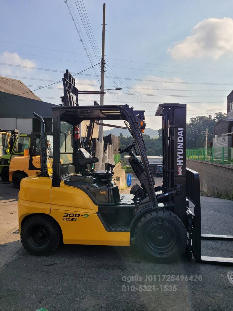 Hyundai Forklift 현대포렉스2.98톤3단자동발지게차  엔진내부