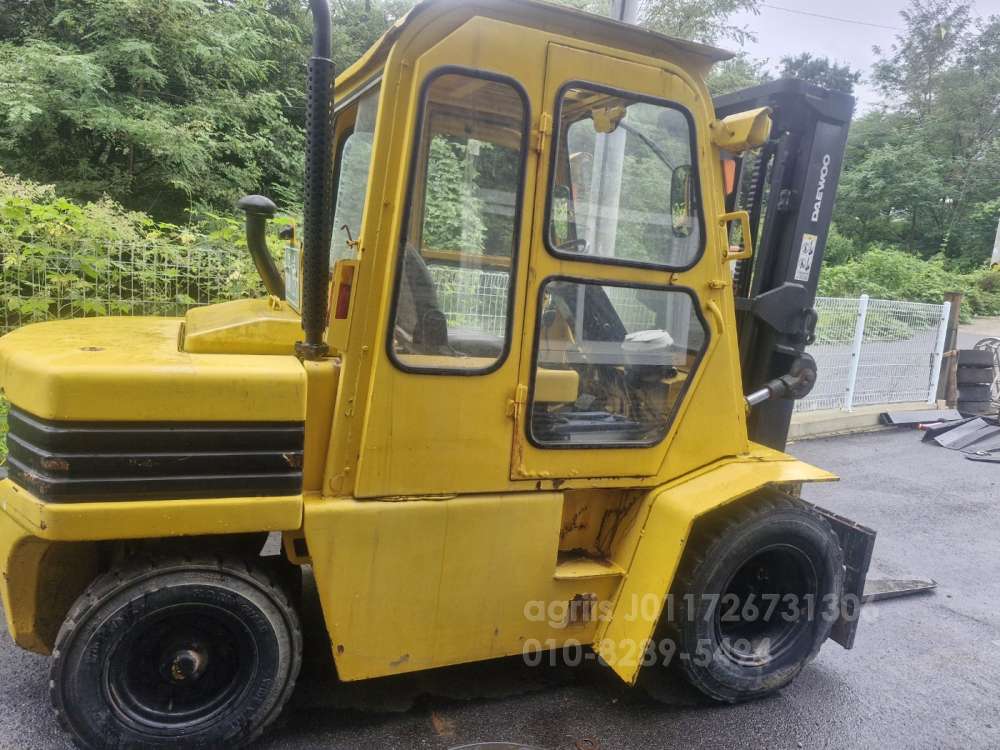 Doosan Forklift 두산3.5톤 디젤지게차 3단마스타 캐빈  측면