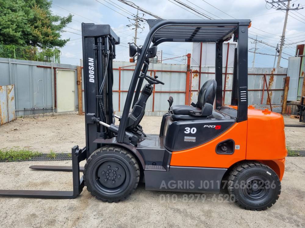 Doosan Forklift 두산3톤디젤지게차  앞좌측면