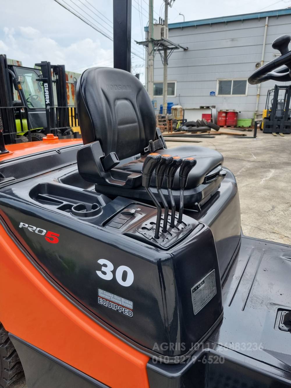 Doosan Forklift 두산3톤디젤지게차  엔진내부