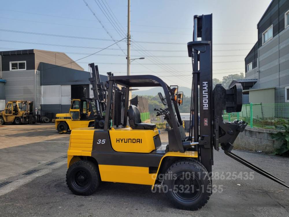 Hyundai Forklift 현대HR3.5톤하이힌지드중고지게차  엔진내부