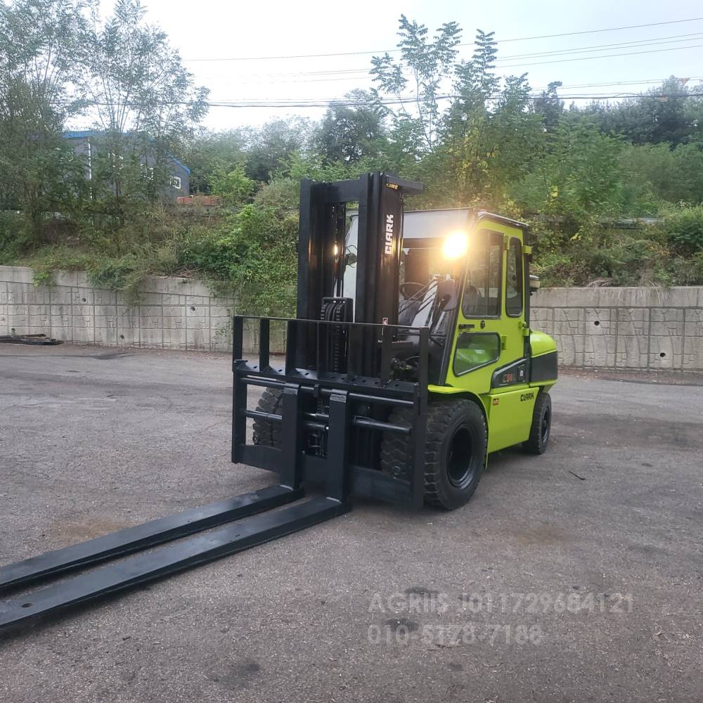 Clark Forklift 중고지게차 클라크 C50K 5톤 3단 지게차더블타이어.자동발.덧발.냉난방.후방   사진 6