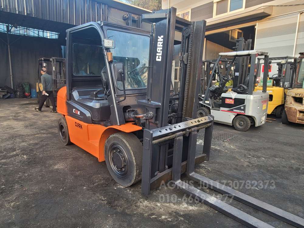  Forklift 지게차  엔진내부