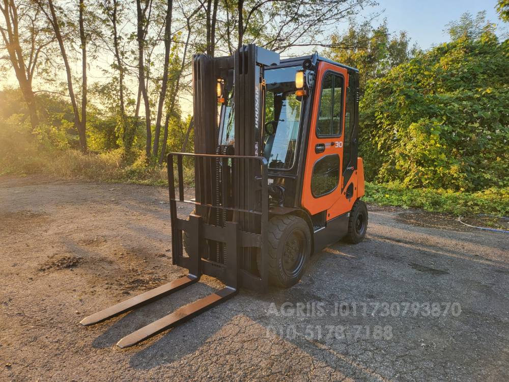 Doosan Forklift 중고지게차 두산 D30S-5 디젤 3단 지게차특A급캐빈히터에어컨.과속경보기등  뒤우측면