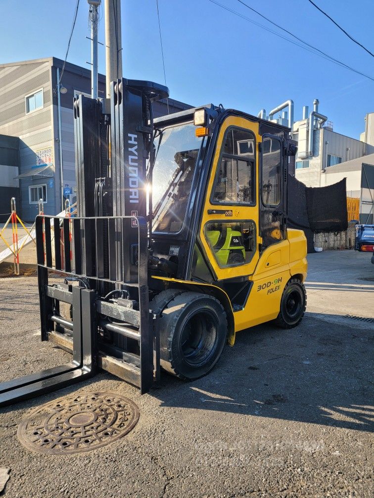 Hyundai Forklift 현대포렉스30D-9H 풀옵션지게차  앞좌측면