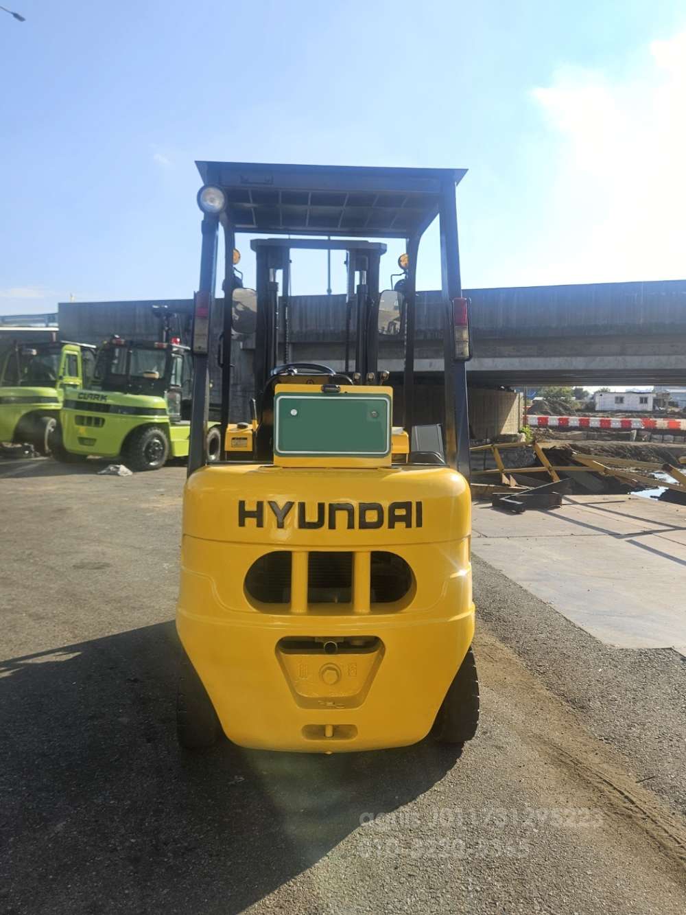 Hyundai Forklift 1.5톤 소형 중고지게차 현대 디젤 스탠다드  엔진내부