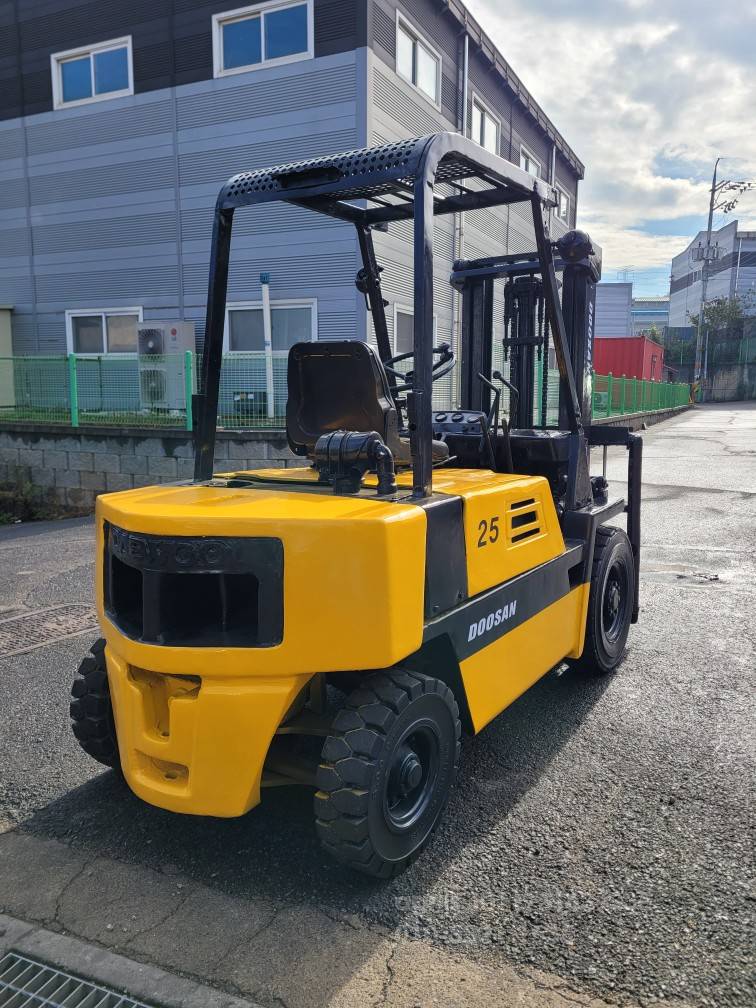 Doosan Forklift 두산FD2.5톤중고지게차  사진 6