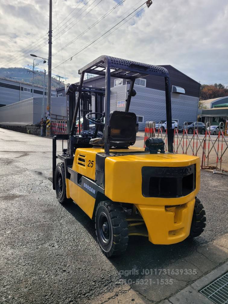 Doosan Forklift 두산FD2.5톤중고지게차  사진 8