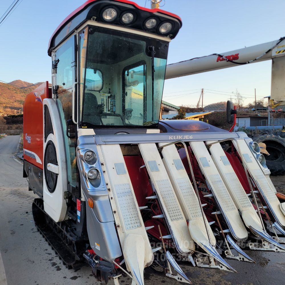 Kukje Combine Harvester KC105 (6Rows) 뒤우측면
