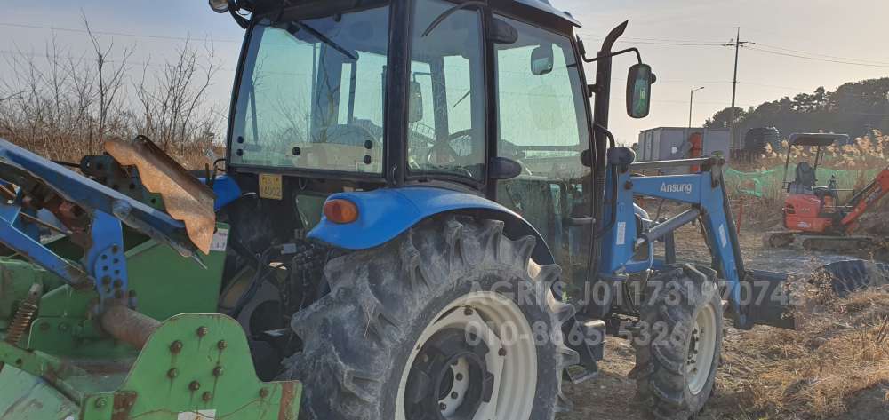 LS Tractor U6030 (60hp) 측면